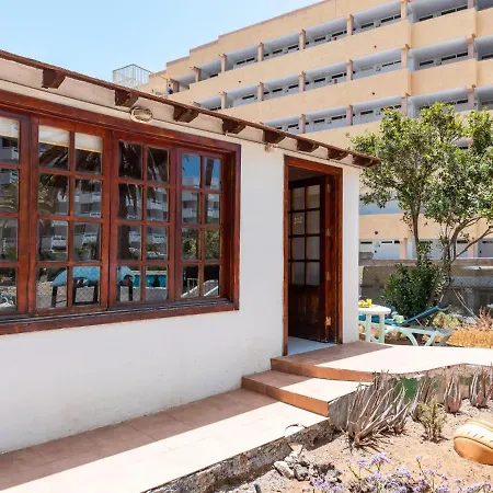 Διαμέρισμα 101 Bright, Pool View And Air Conditioning